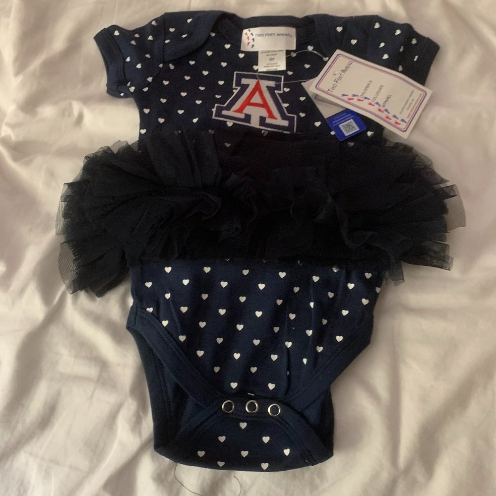 TWO FEET AHEAD ONE PIECE   NWT   6M COLLEGIATE